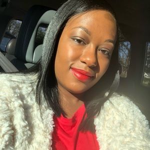 Meet your Posher, Jamesha